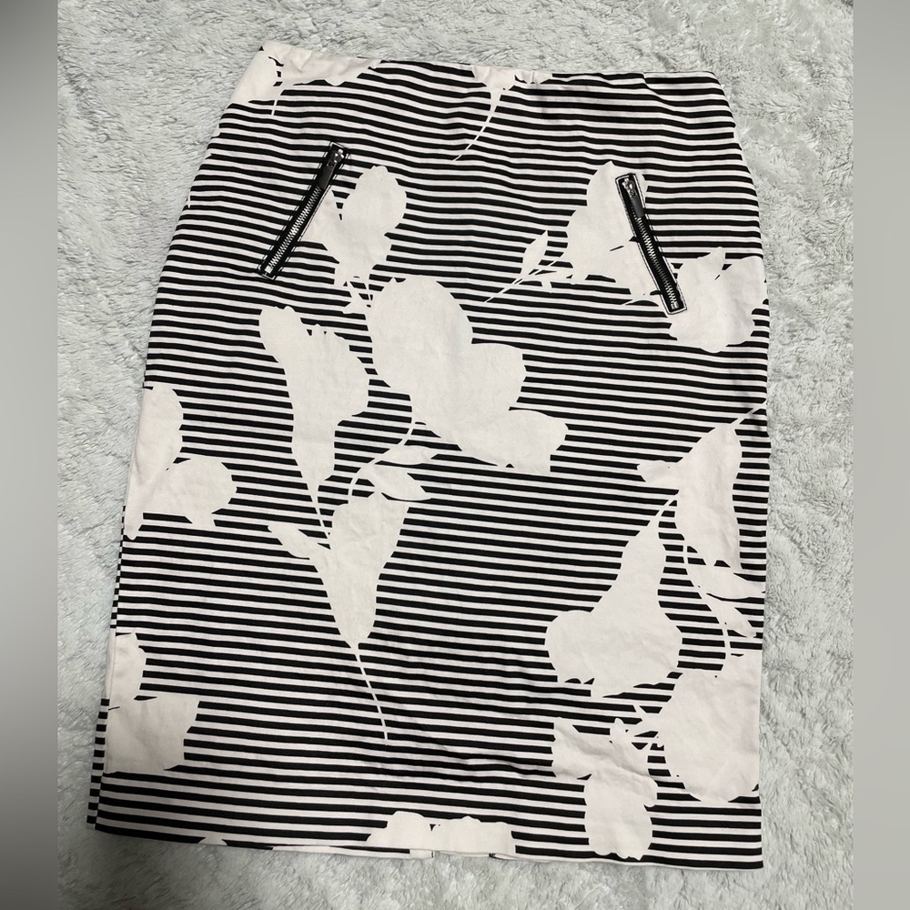 New York & Company Stretch High Waist Back Mid Slit Pencil Skirt